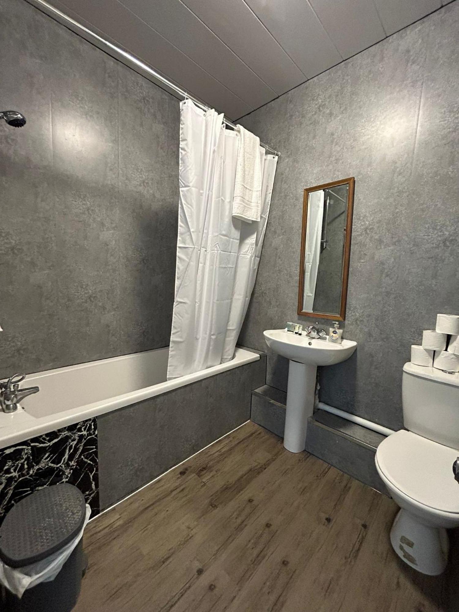 City Studios Глазгоу Екстериор снимка